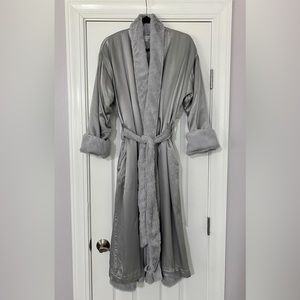 Giraffe at Home Luxe Satin Robe